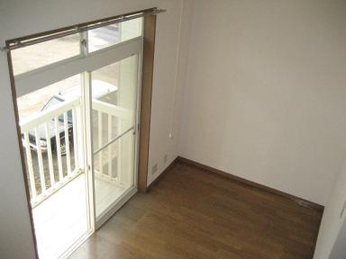 Other room space. And overlooking the living room from the loft ・  ・  ・ 