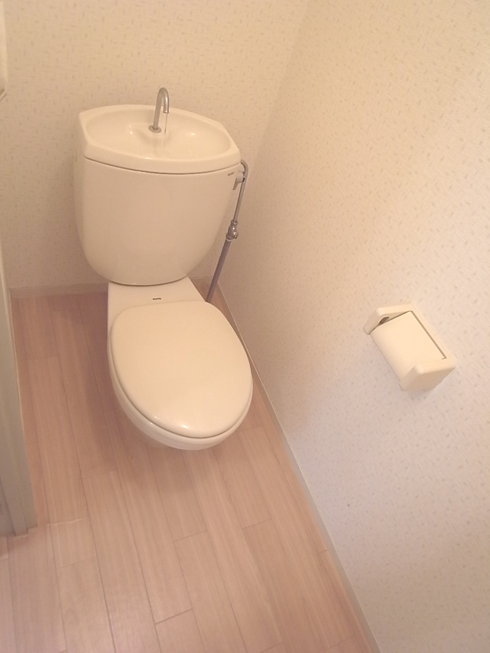 Toilet. Maebashi Showacho Akkora Rent toilet