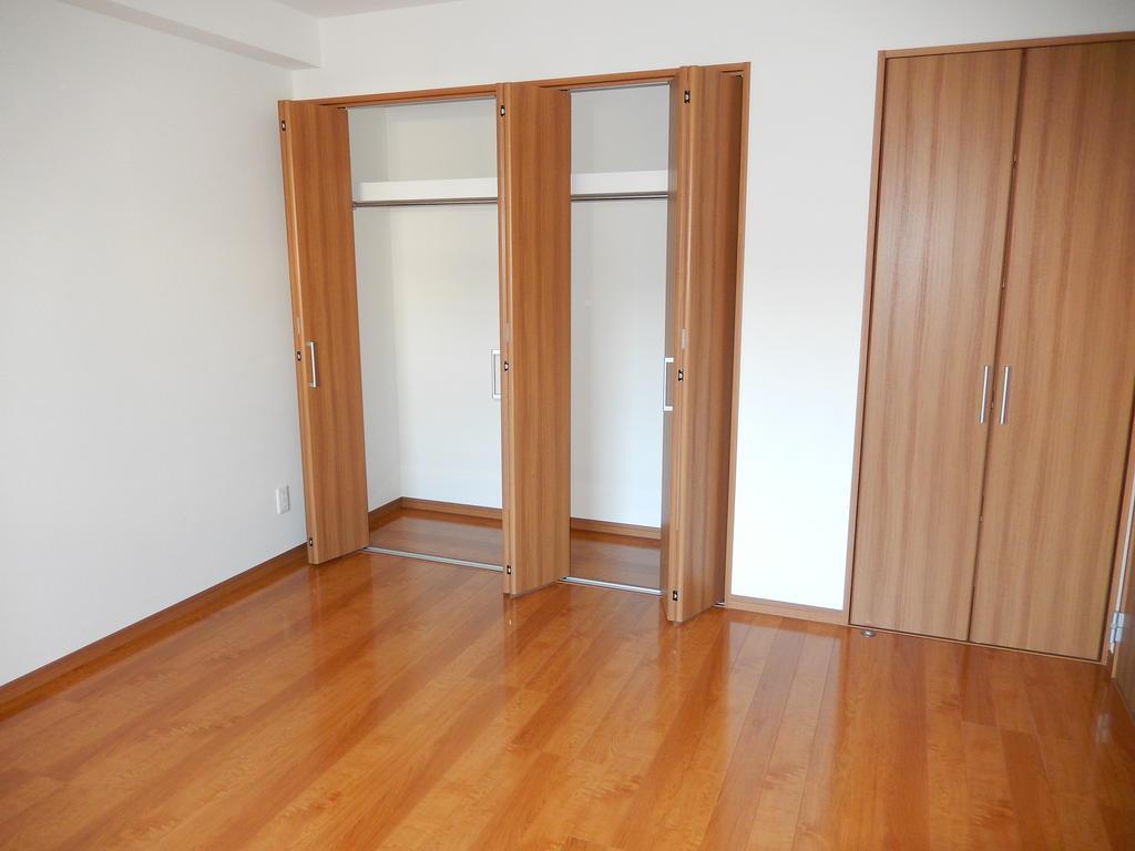 Receipt. Plenty of storage space