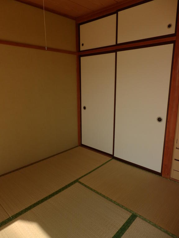 Other room space. Relaxation of Japanese-style room, Good per sun