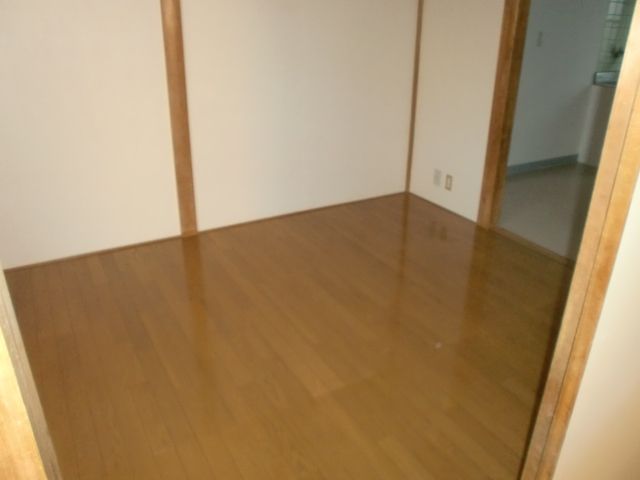 Living and room. Also good usability in the beautiful Western-style.