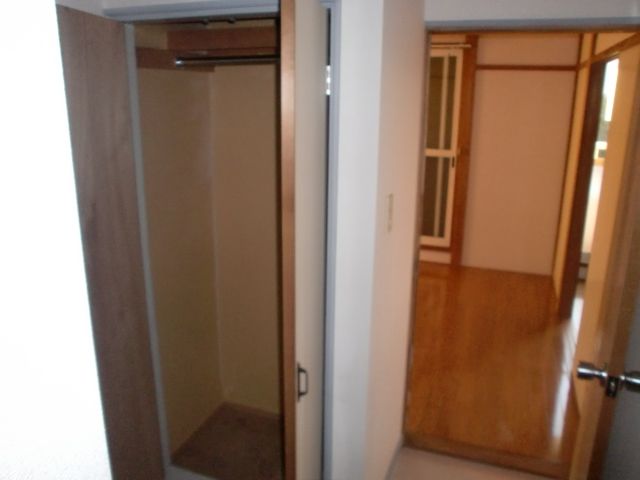 Receipt. Storage of the kitchen can be stored a variety of things.