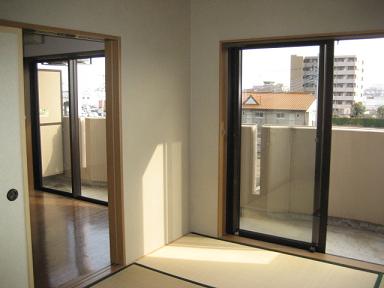 Other room space. DK and Japanese-style room opens onto a balcony