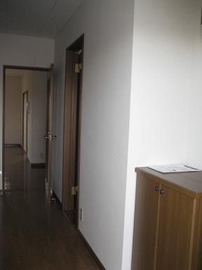 Entrance. Also it comes with a shoebox