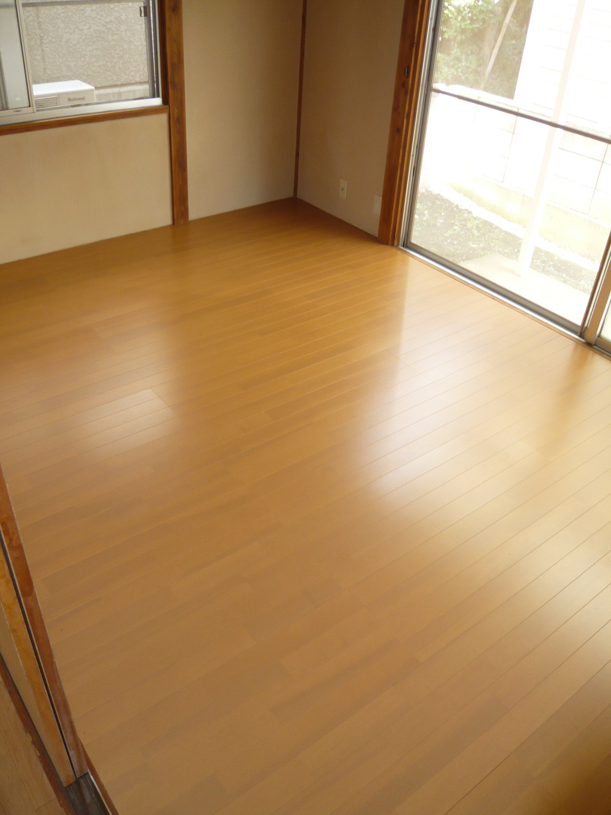 Living and room. Western-style 6 Pledge to renovated! 