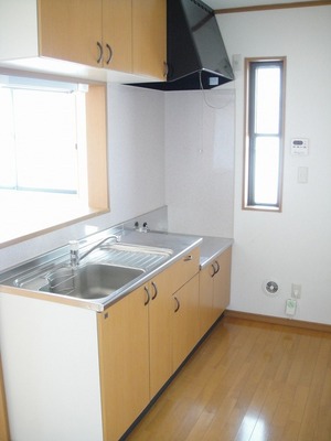 Kitchen. Face-to-face is the kitchen.