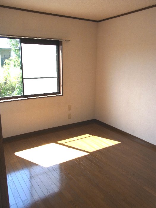 Living and room. Western-style 6 Pledge