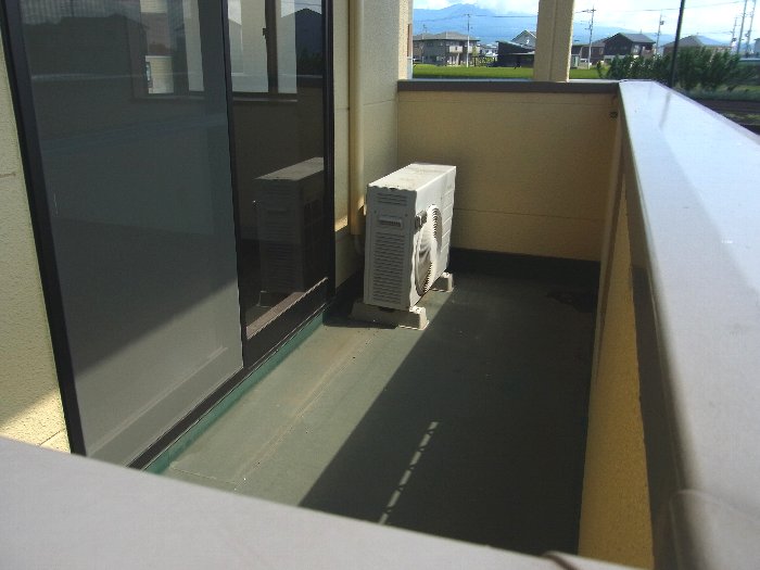 Balcony. Good per sun