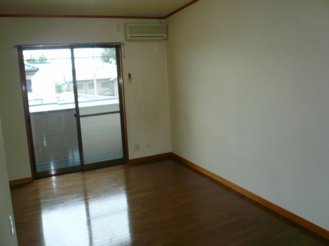 Living and room. A bright room.