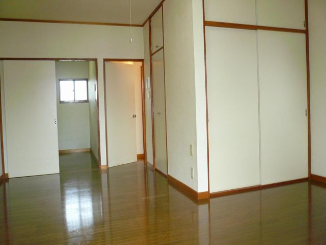 Receipt. There is space of 3 pledge in front of the storage.