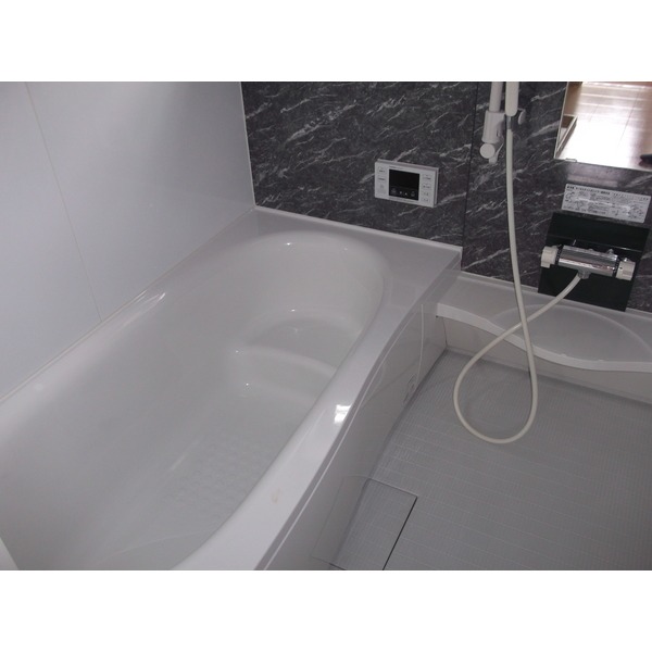 Bath. Hitotsubo bath