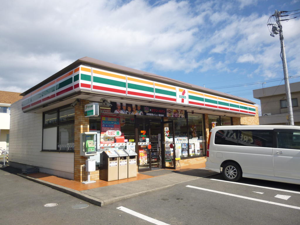 Convenience store. Seven-Eleven Maebashi Yagami-cho 3-chome up (convenience store) 580m
