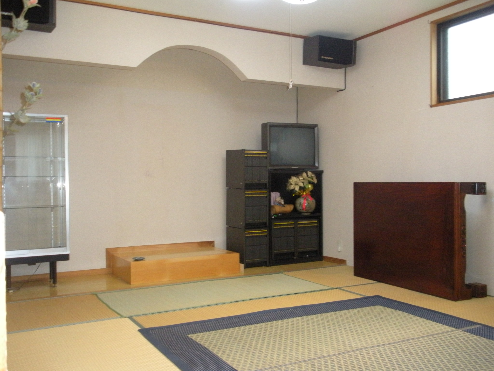 Living and room. With soundproofed!