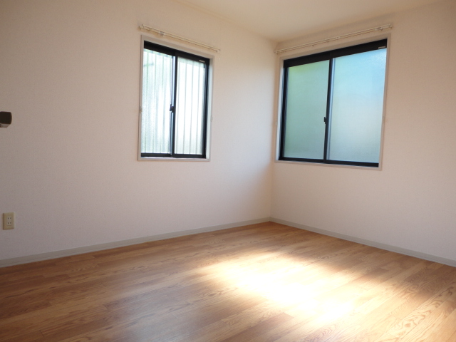 Other room space. Northern Room