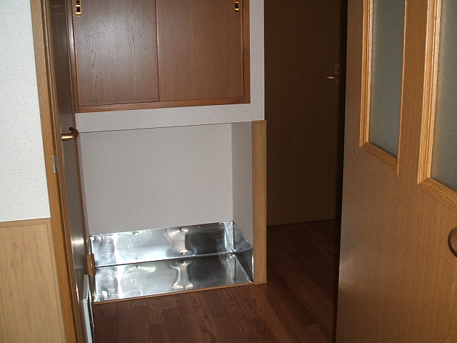 Other Equipment. Toilet space of pet.