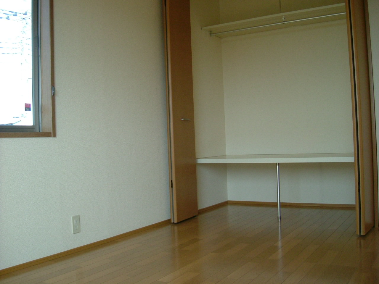 Receipt. Black set the hanger is multiplied by a lot