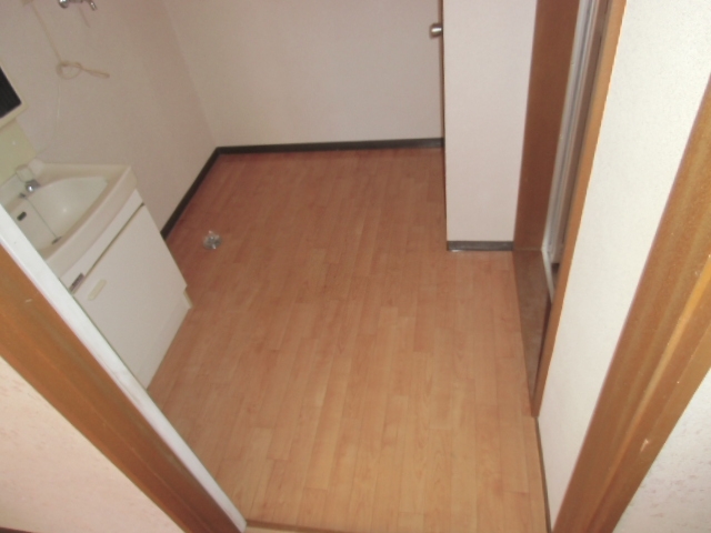 Washroom. Wide ~ Dressing room have