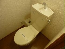 Toilet. bus ・ Toilet is another