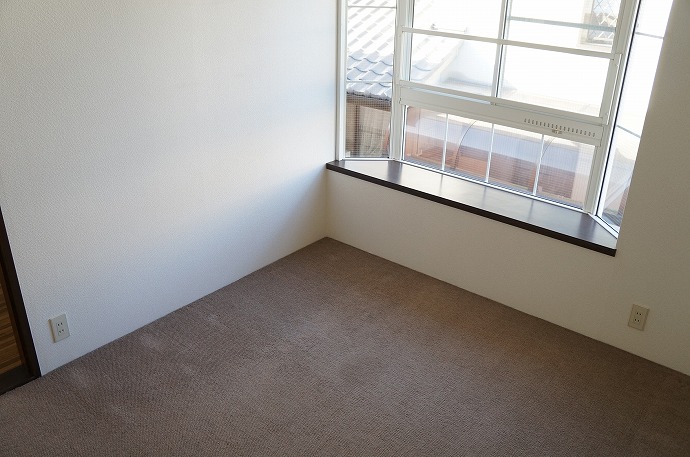 Living and room. Northern Room 4.5 Pledge