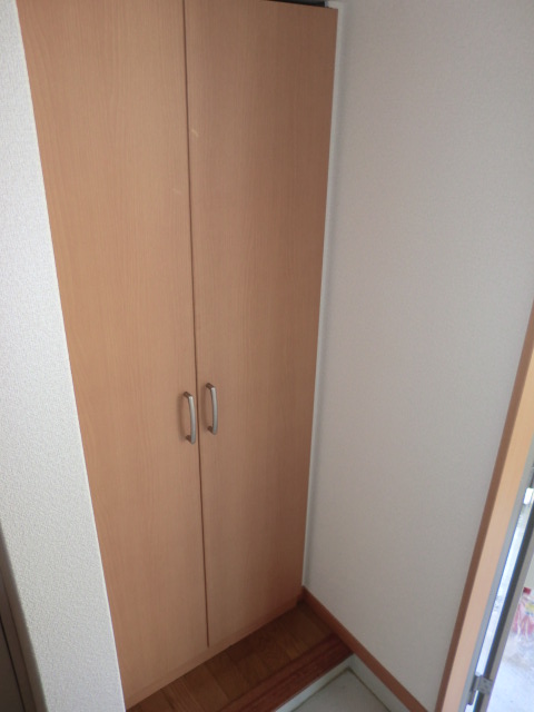 Other Equipment. Shoes BOX