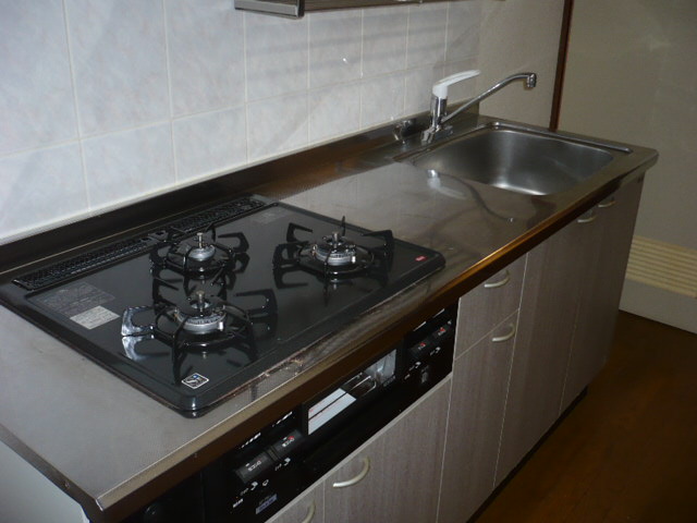Kitchen. Gas stove new