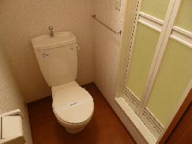 Toilet. bus ・ Toilet is another