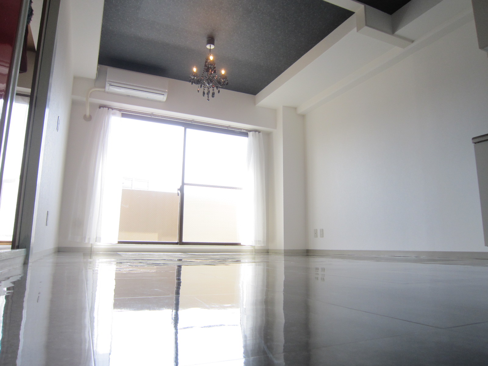 Living and room. LDK: 13 Pledge