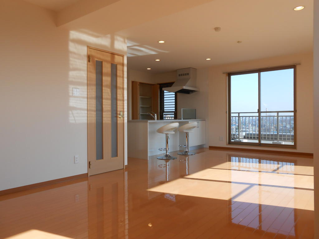 Living and room. It would be a large living ・ ・ ・ ・ !