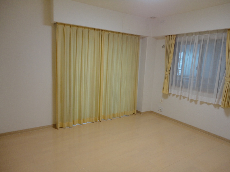 Living and room. 7.6 Pledge of Western-style