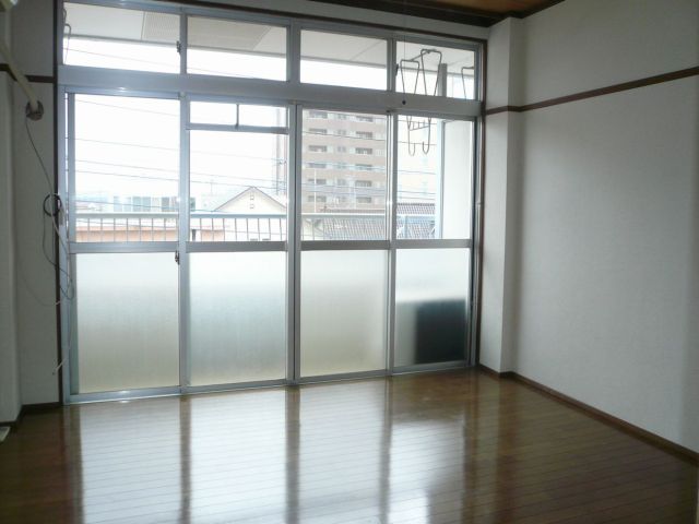 Living and room. This oasis.