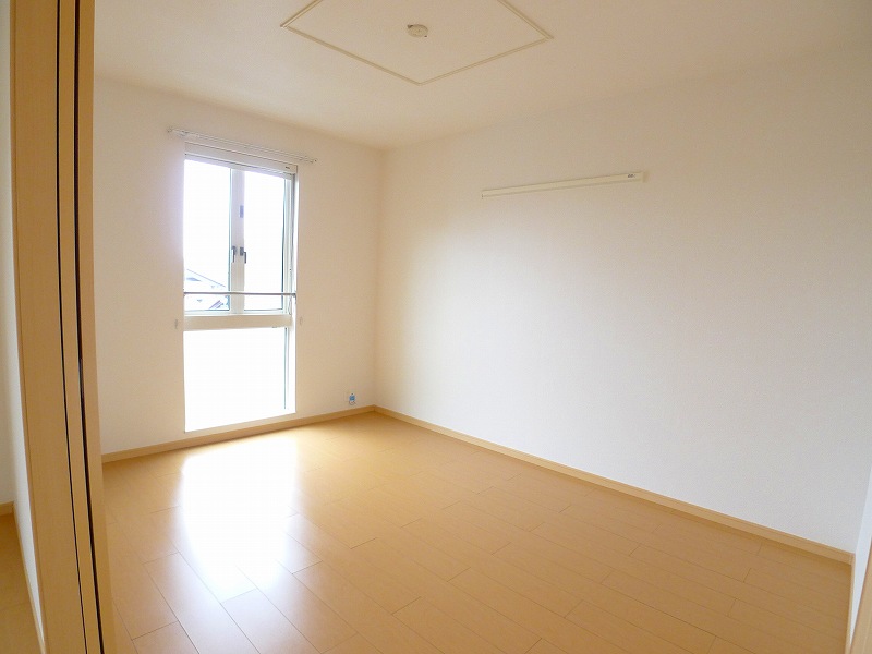 Living and room. A similar type