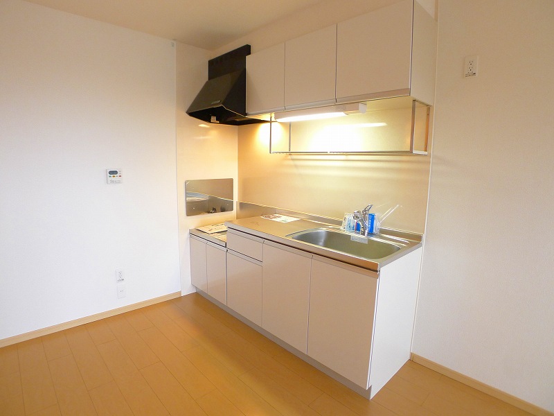 Kitchen. A similar type