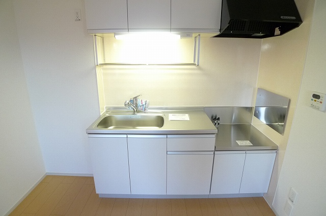 Kitchen. A similar type