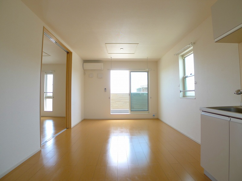 Living and room. A similar type