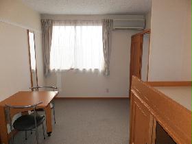 Living and room. Shooting from the entrance side. 