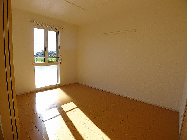 Living and room. A similar type