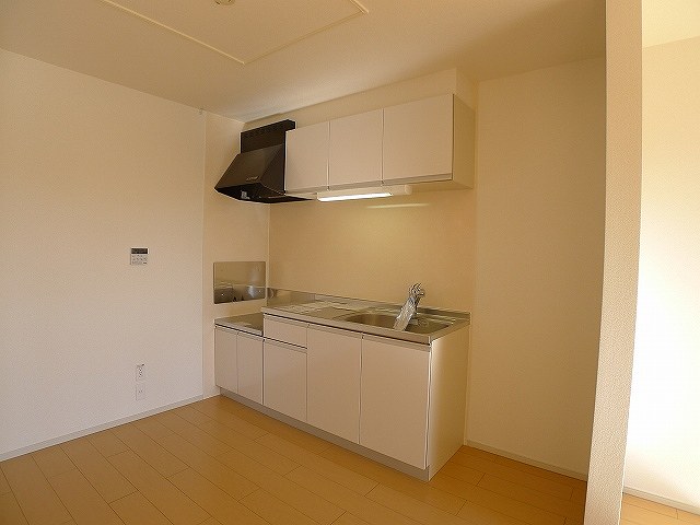 Kitchen. A similar type