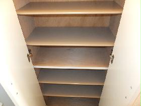 Receipt. Entrance left is a shoebox ☆ Enter a lot