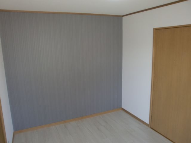 Living and room. Fashionable Western-style put the accent Cross. 