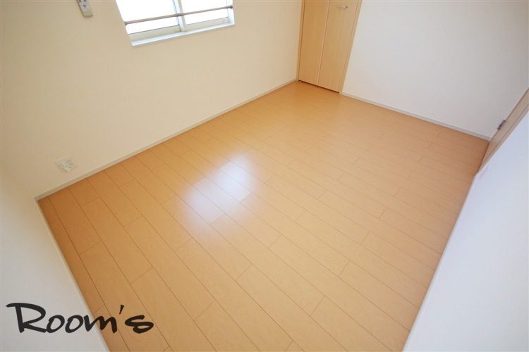 Other room space. North Western-style. 