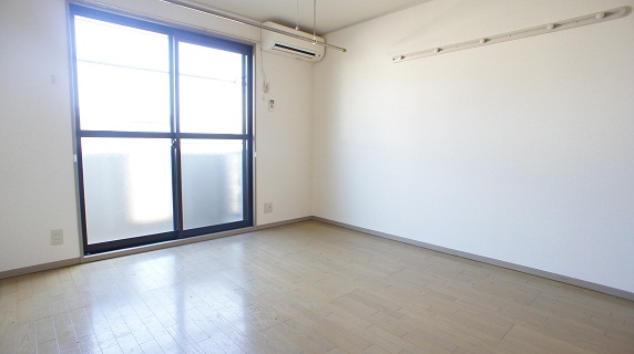 Living and room. On the wall thing hanging Installed! !