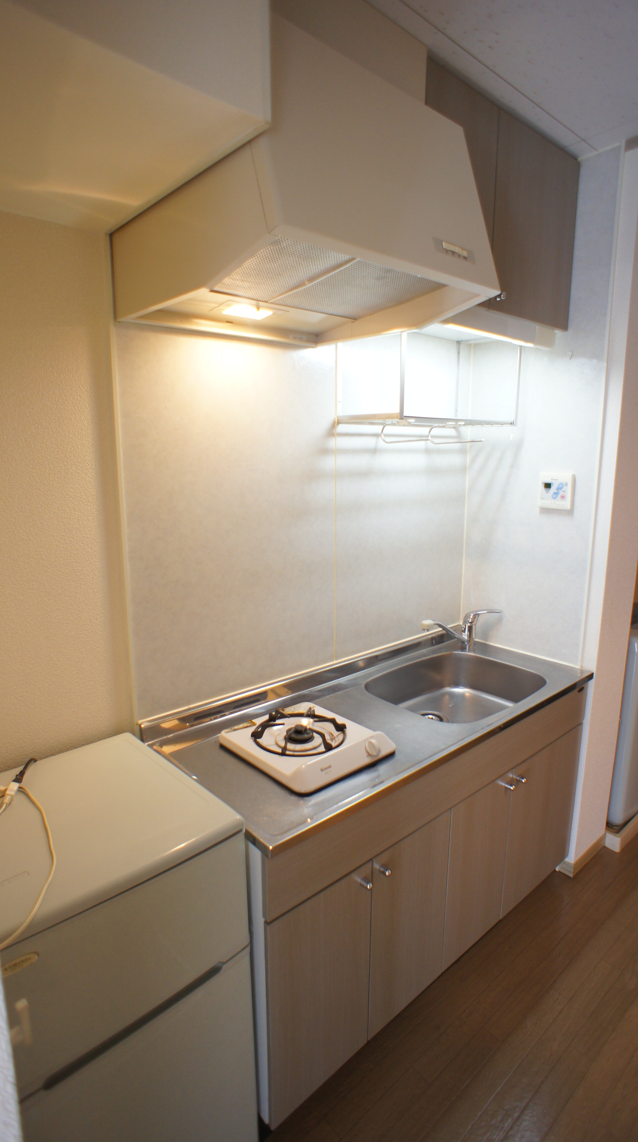 Kitchen. Gas stove ・ It is with a refrigerator! !