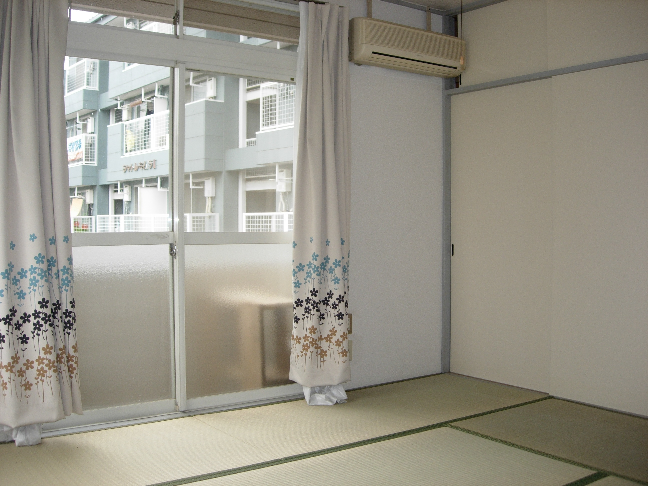 Other room space. Feels good south-facing through the glass sunshine ・ ・ ・ .