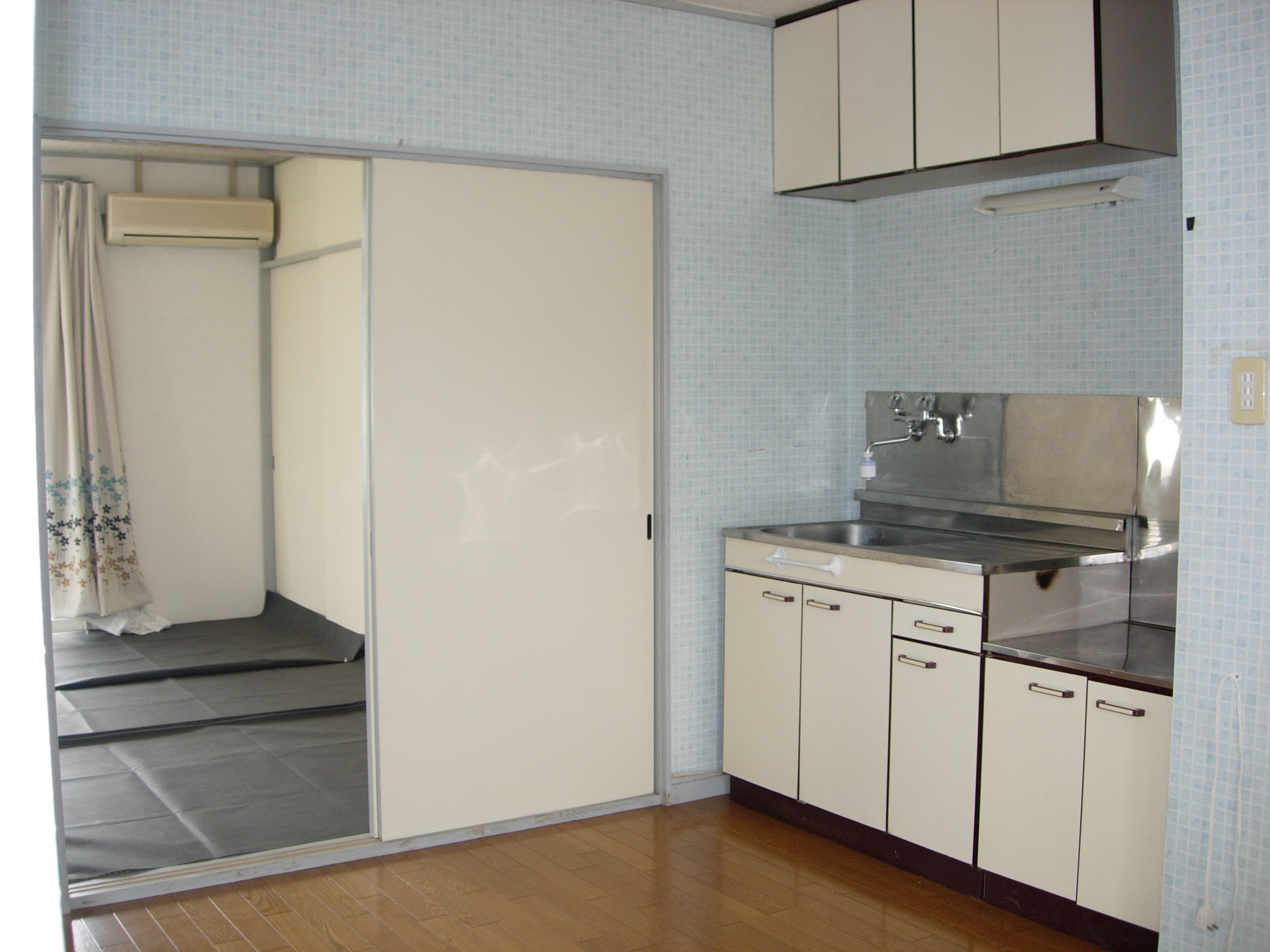 Kitchen. In the kitchen spread, You will feel there was a bit of give.