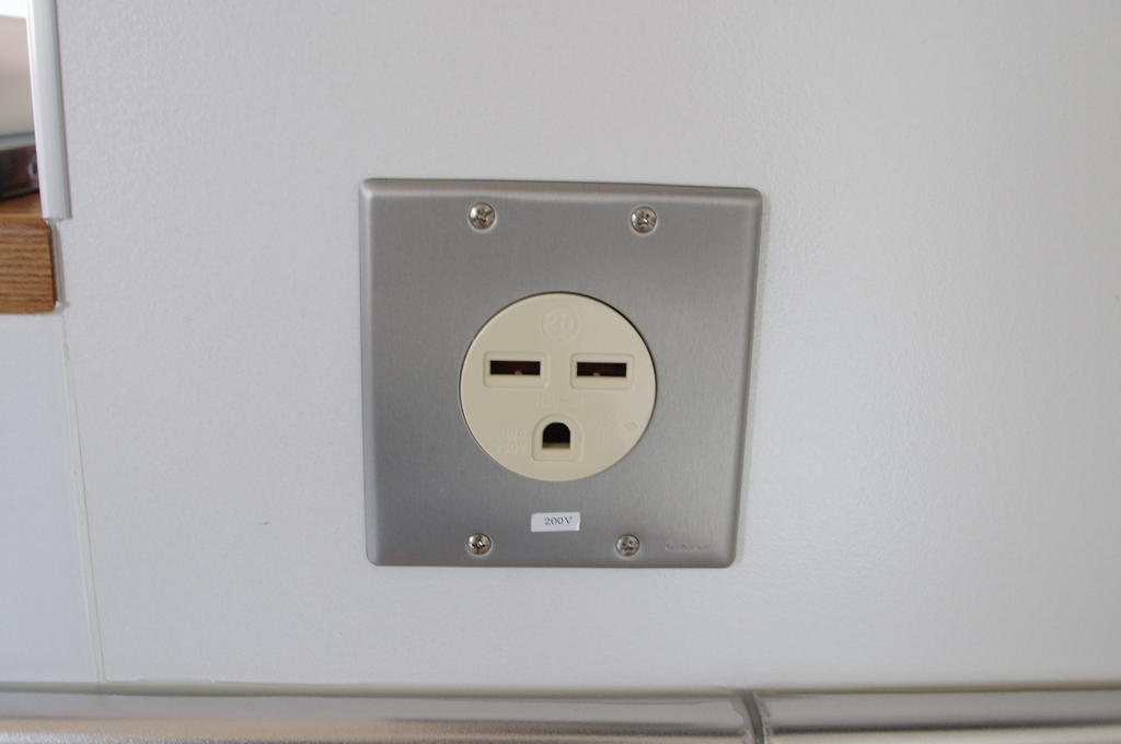 Other Equipment. Outlet for IH in the kitchen! ! 