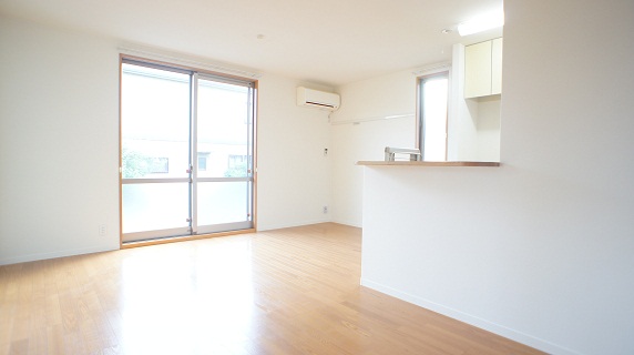 Living and room. LDK flooring, Face-to-face is the kitchen