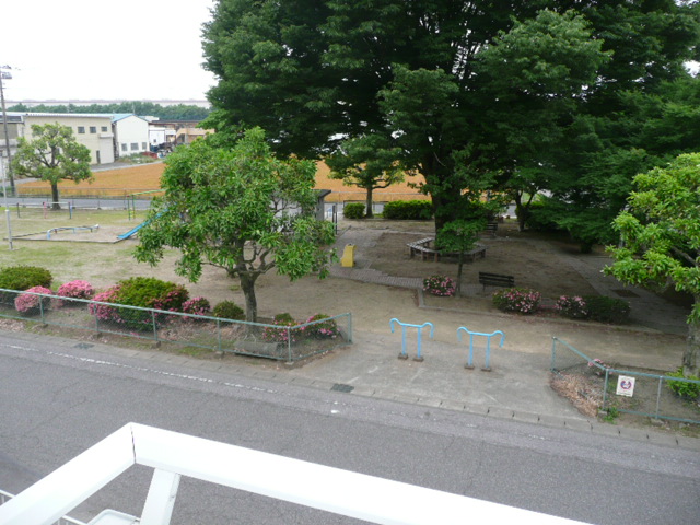 park. 10m to Suginoshita park (park)