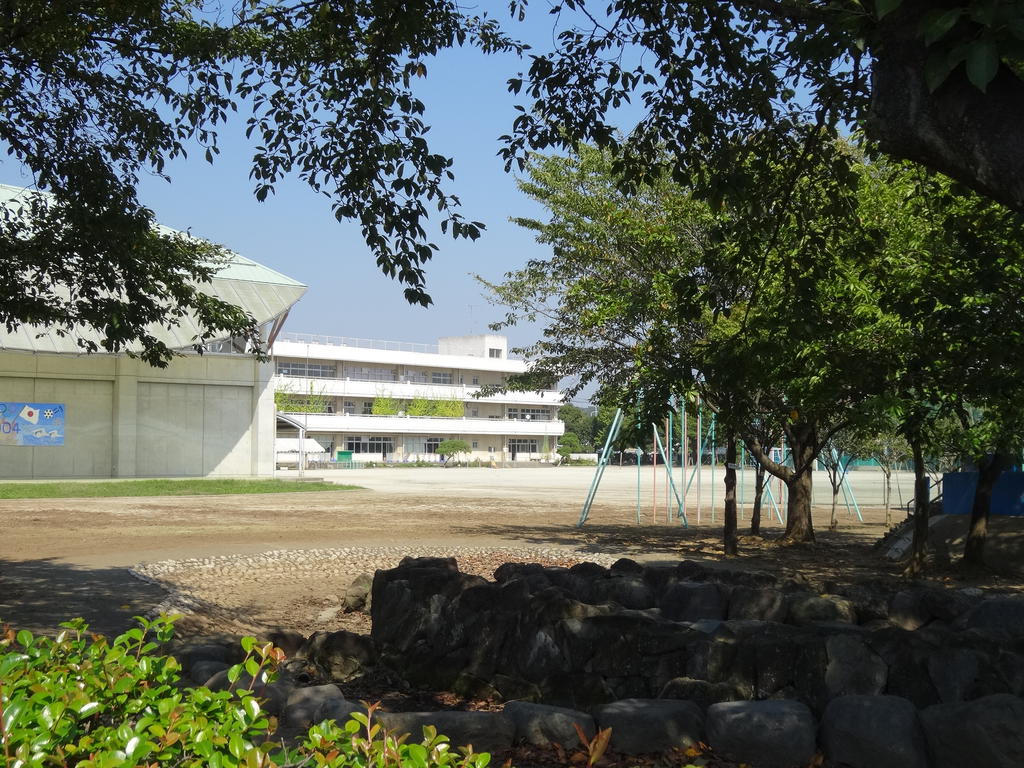 Primary school. 671m to Ota Municipal Otahigashi elementary school (elementary school)