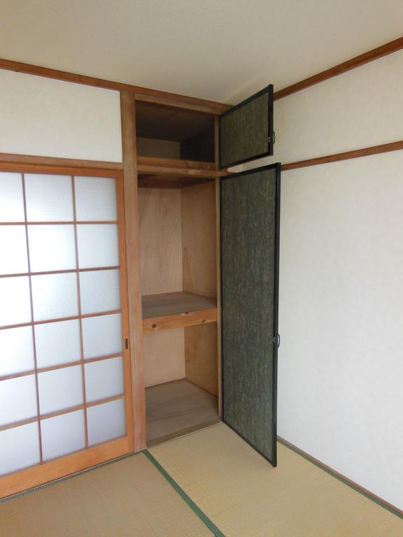 Receipt. Japanese-style storage