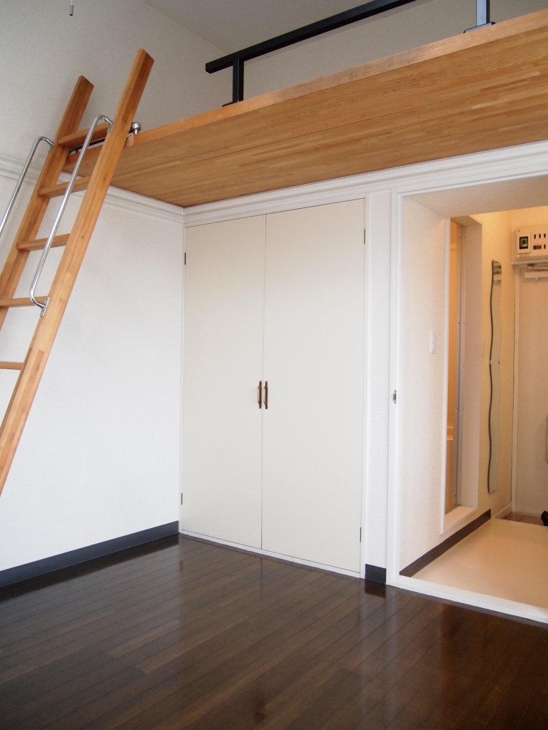 Living and room. Loft stairs